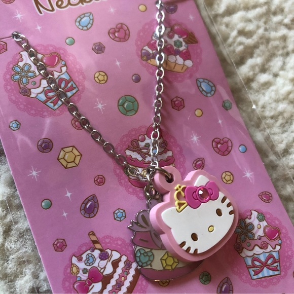 HELLO KITTY NECKLACE - Picture 2 of 4